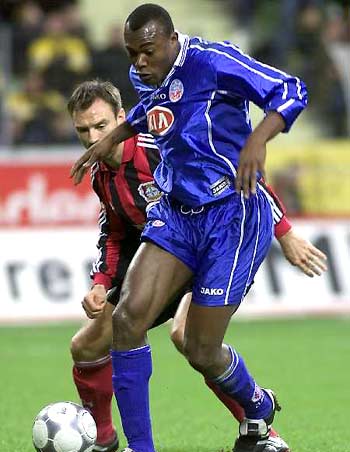 在防守上的 在防守上的